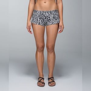 Lululemon Reversible Shanti Surf Short Pretty Palm